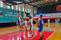 开云下载-包含篮球明星赛场演绎精彩表演，观众目不转睛的词条