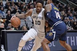 开云官网-卢卡折戈主场逆转胜，球队在比赛末段完成绝杀成功实现逆转