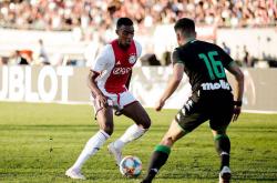 开云平台-阿贾克斯主场击败特兰菲厄，积分榜上升