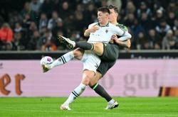 开云APP-包含格拉德巴赫中场妙传助攻，锁定胜局的词条