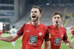 开云体育入口-包含汉堡队在比赛中脱颖而出拿下胜利积分的词条