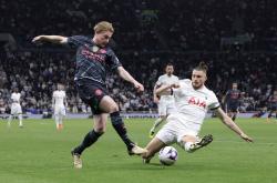 开云体育在线-欧洲联赛赛场热火开启：精彩对决赛况惊艳