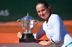 开云体育中国-东方选手再添壮举，再夺冠军