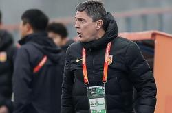 开云体育APP下载-乌兹别克队摘下宝贵胜利，向冠军进发