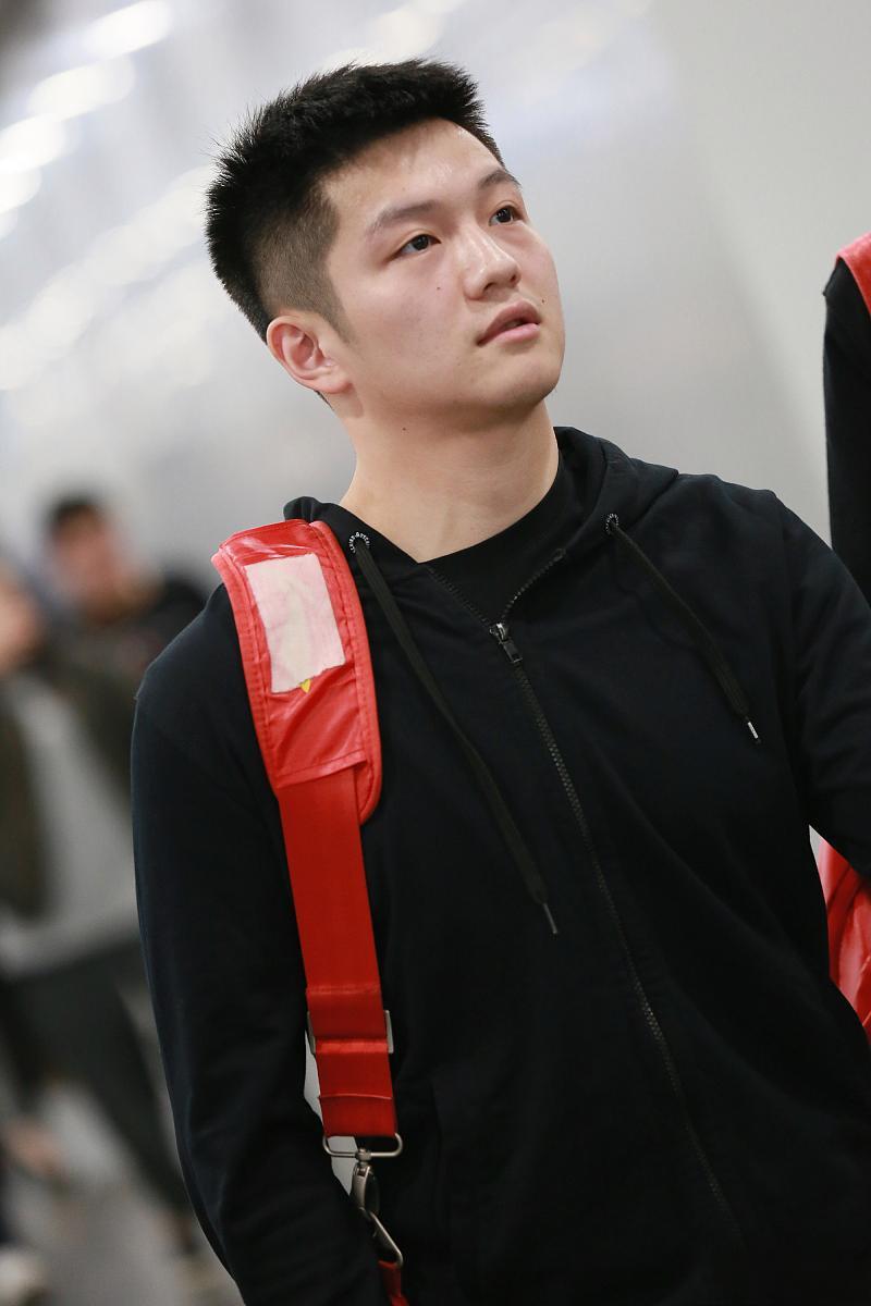 游泳比赛黑马出场，默默崭露头角的简单介绍