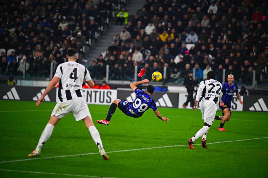 国米连续取胜，超越尤文重返榜首