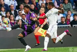 瓦拉多利德大胜人效,提升比分 瓦拉多利德大胜人效,提升比分