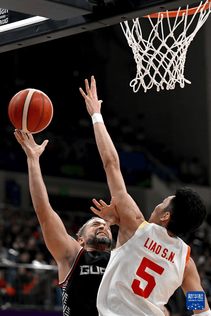 广西男篮在比赛中展现出强大力量,成功击败对手的简单介绍 广西男篮在比赛中展现出强大力量,成功击败对手的简单介绍