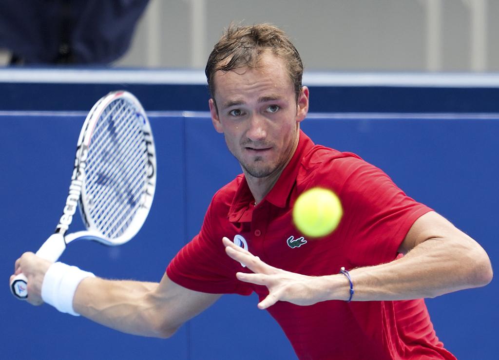 俄罗斯篮球运动员因伤退赛，憾失机会