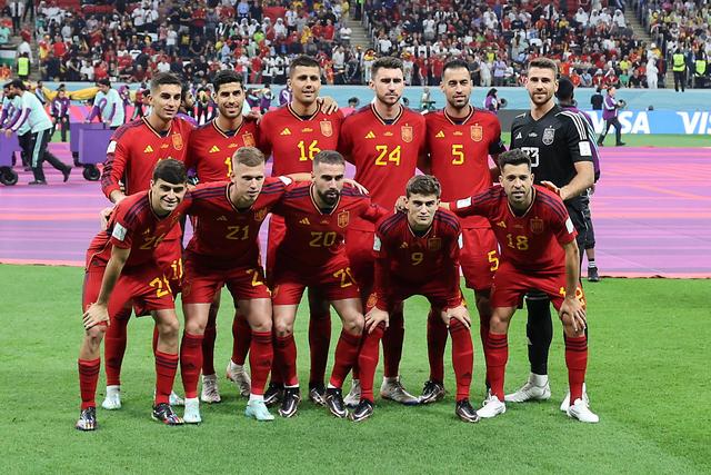 西班牙队迎来新帅，重振士气备战大赛