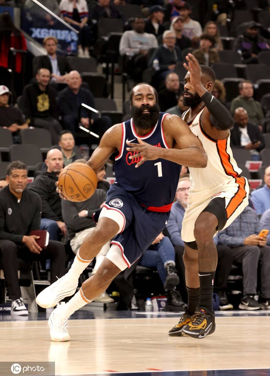 火箭战胜活塞，哈登再次砍下50分