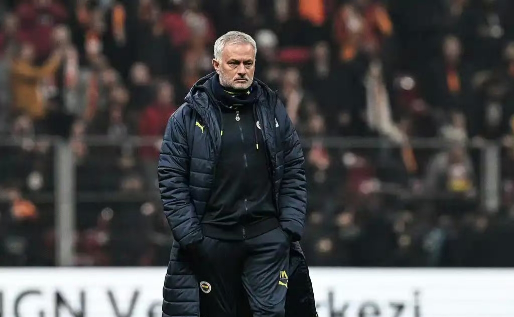 热刺遭逢主场惨败，穆里尼奥面临压力重重