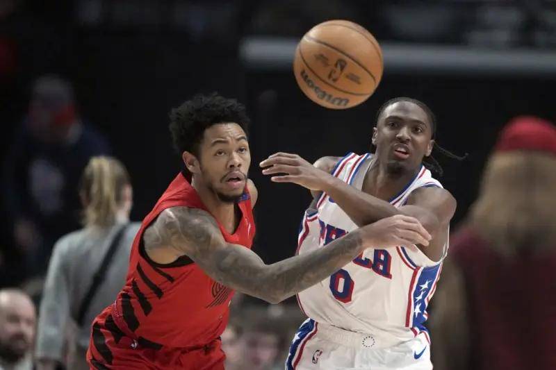 76人阵容齐整，打出了一波四连胜