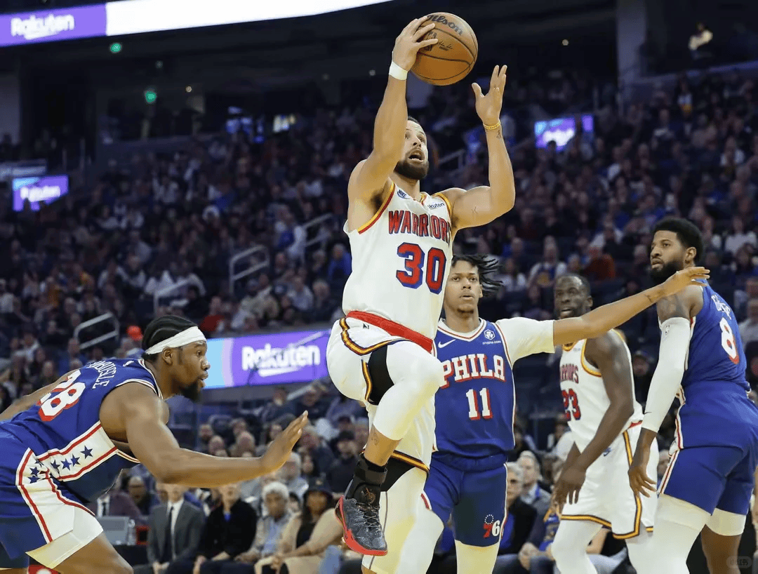 勇士惨败76人，遭遇赛季首败