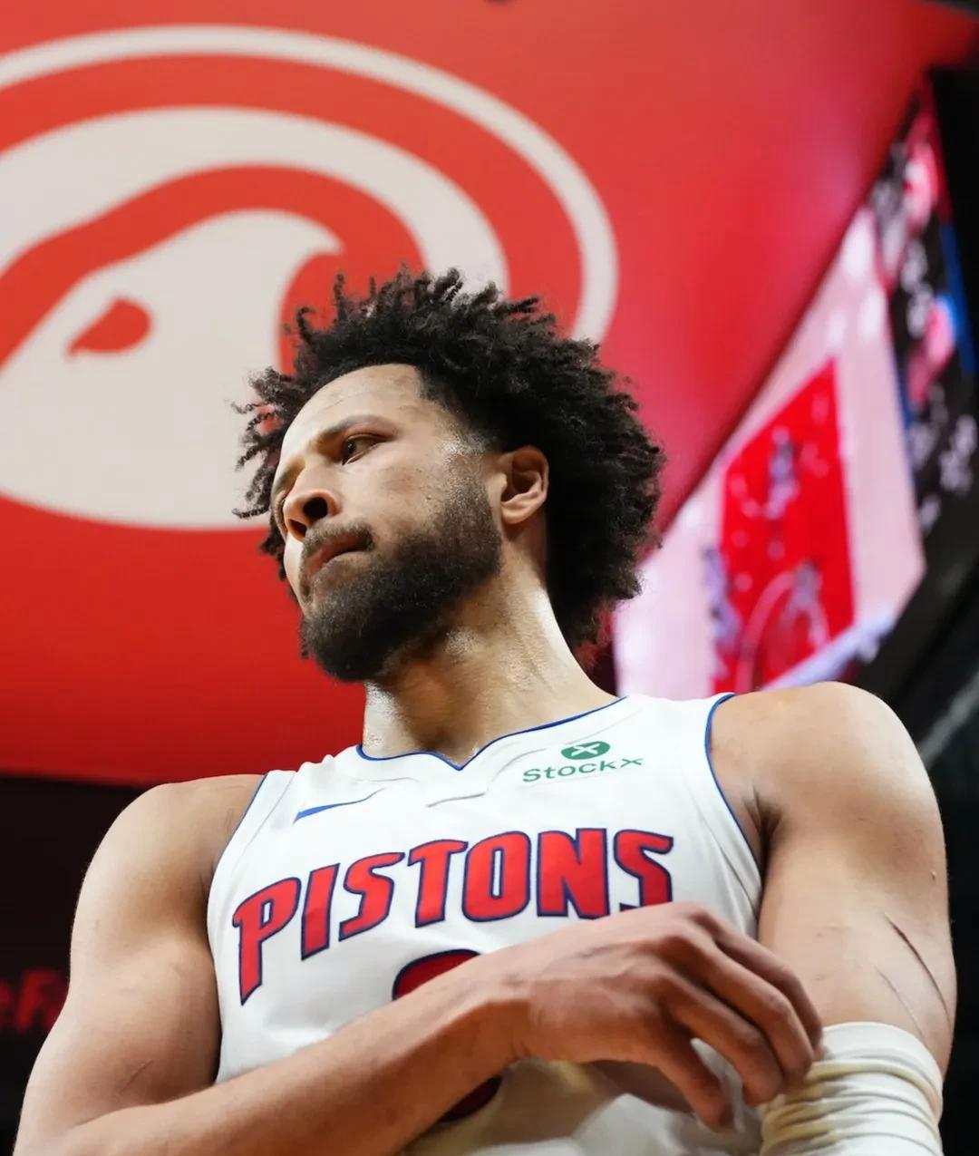 活塞队中锋遭遇伤病困扰，球队实力不容忽视