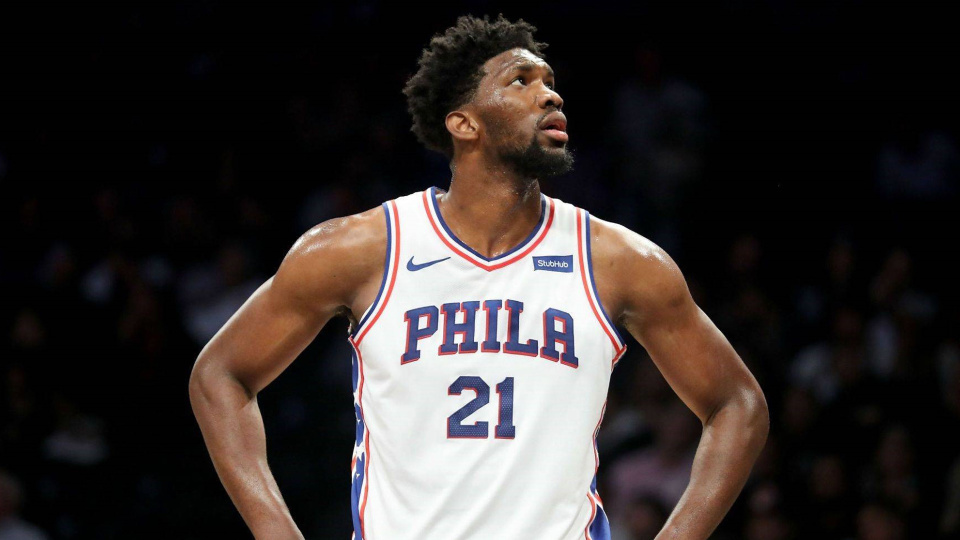 76人遭遇惨败于猛龙，恩比德下场受伤