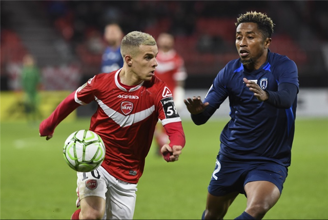 尼斯主场一球小胜瓦朗谢纳,积分榜保级形势稳定 尼斯主场一球小胜瓦朗谢纳,积分榜保级形势稳定