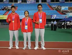 多米尼加选手秀出芳华,勇猛无畏夺得银牌闪光 多米尼加选手秀出芳华,勇猛无畏夺得银牌闪光