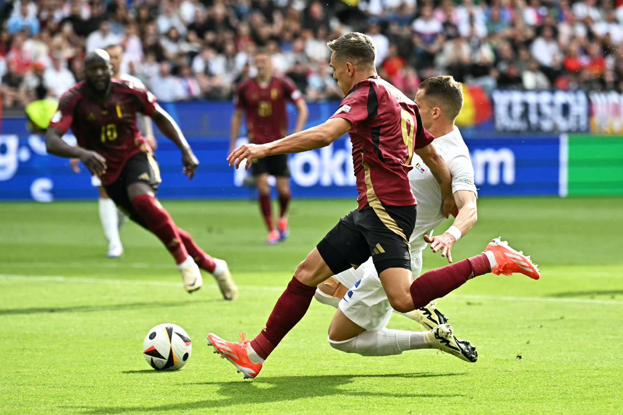 关于欧洲杯比赛:比利时队力克意大利队晋级四强的信息 关于欧洲杯比赛:比利时队力克意大利队晋级四强的信息