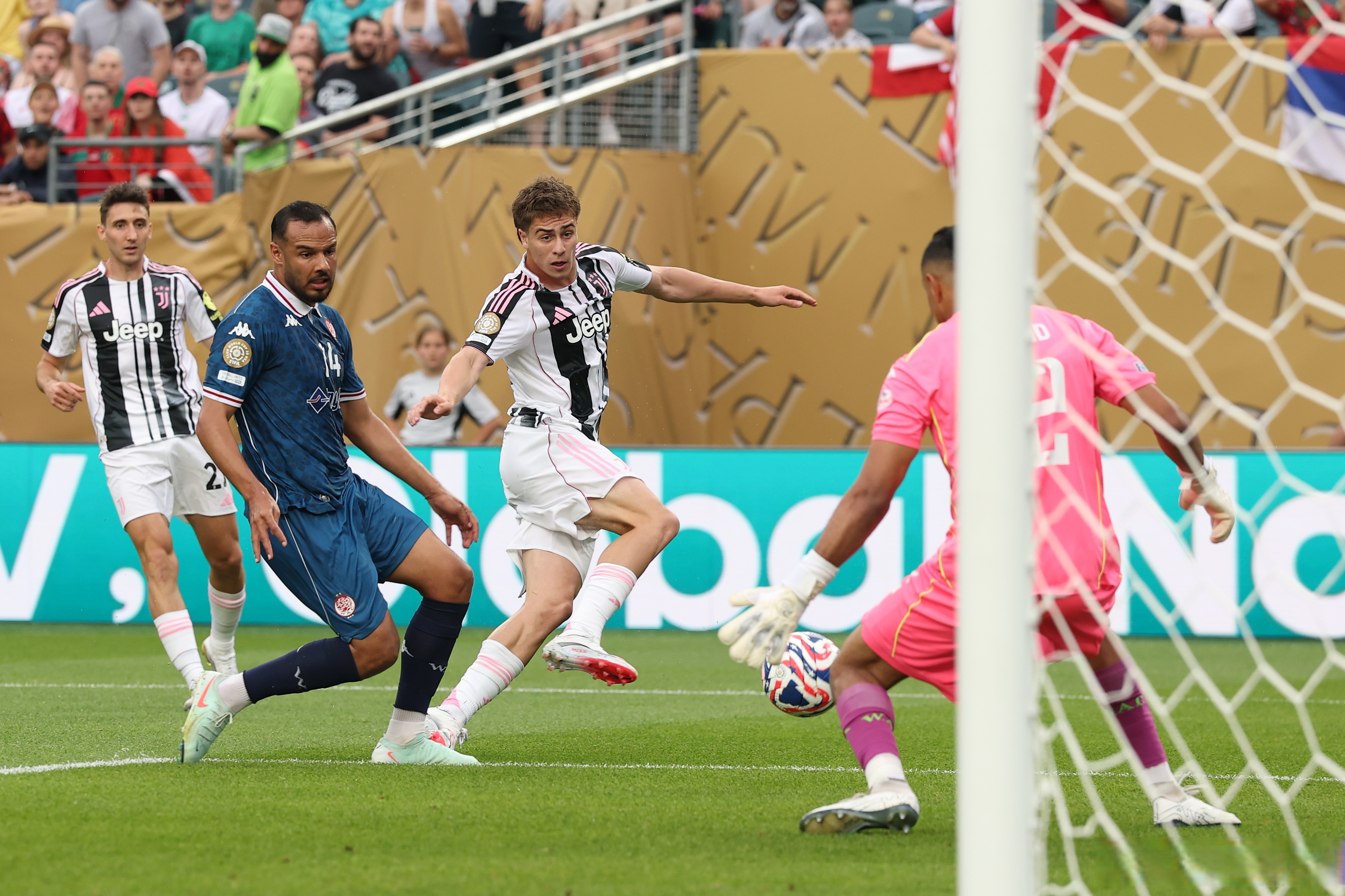 尤文图斯战胜切尔西，取得胜利