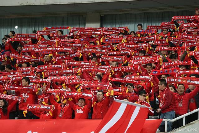 包含上港取得胜利，继续保持领先的词条