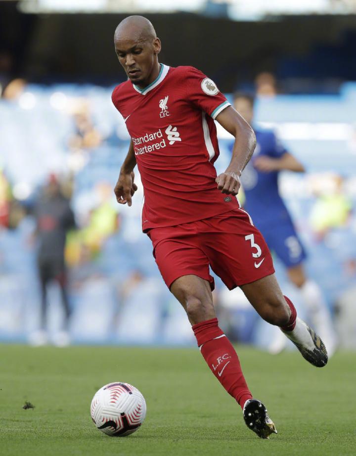 勒沃库森轻取巴黎，法比尼奥高光表现的简单介绍