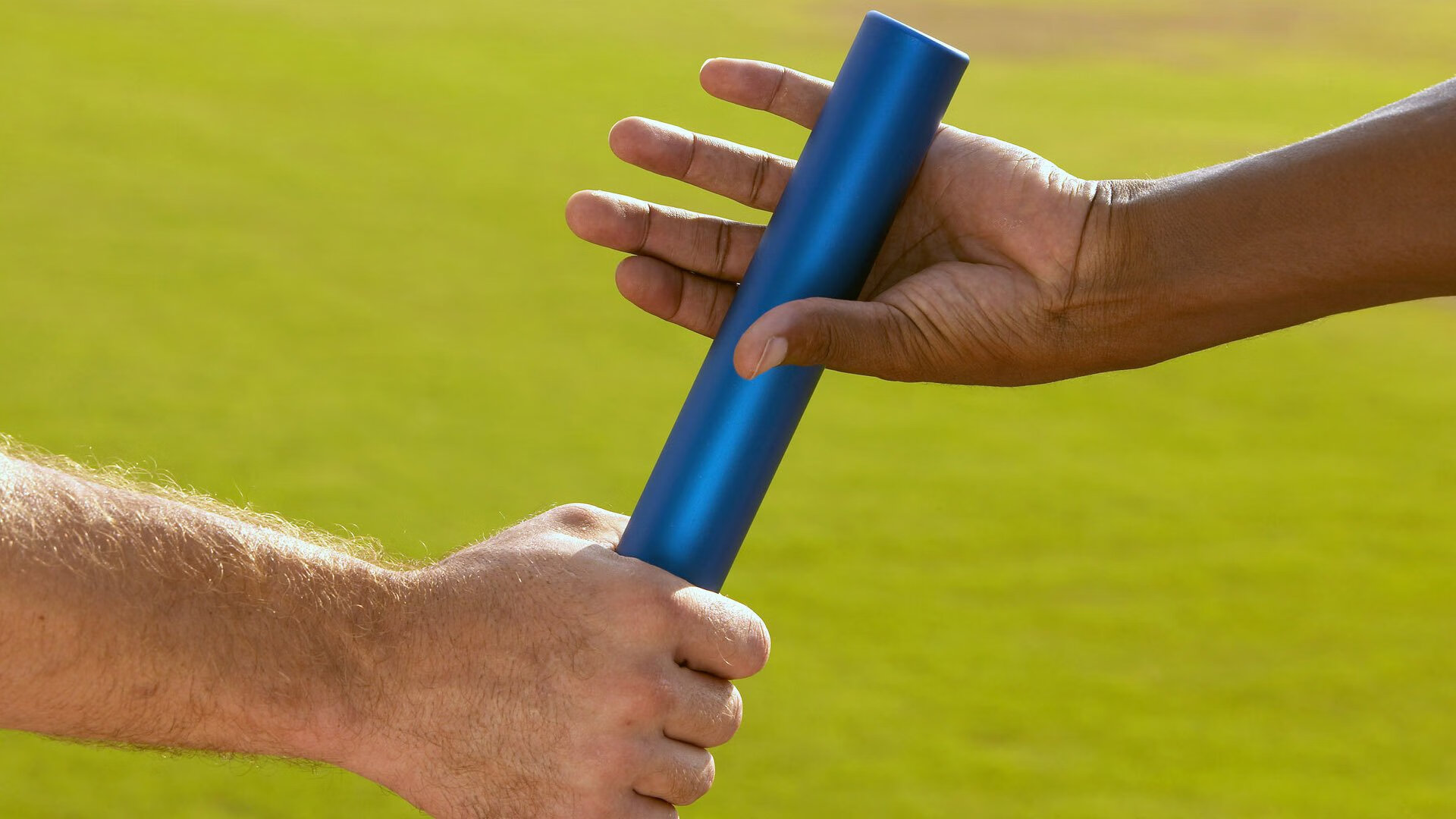 摩纳哥巷战，红色公牛提前活塞对手，悬念终结于引擎轰鸣前