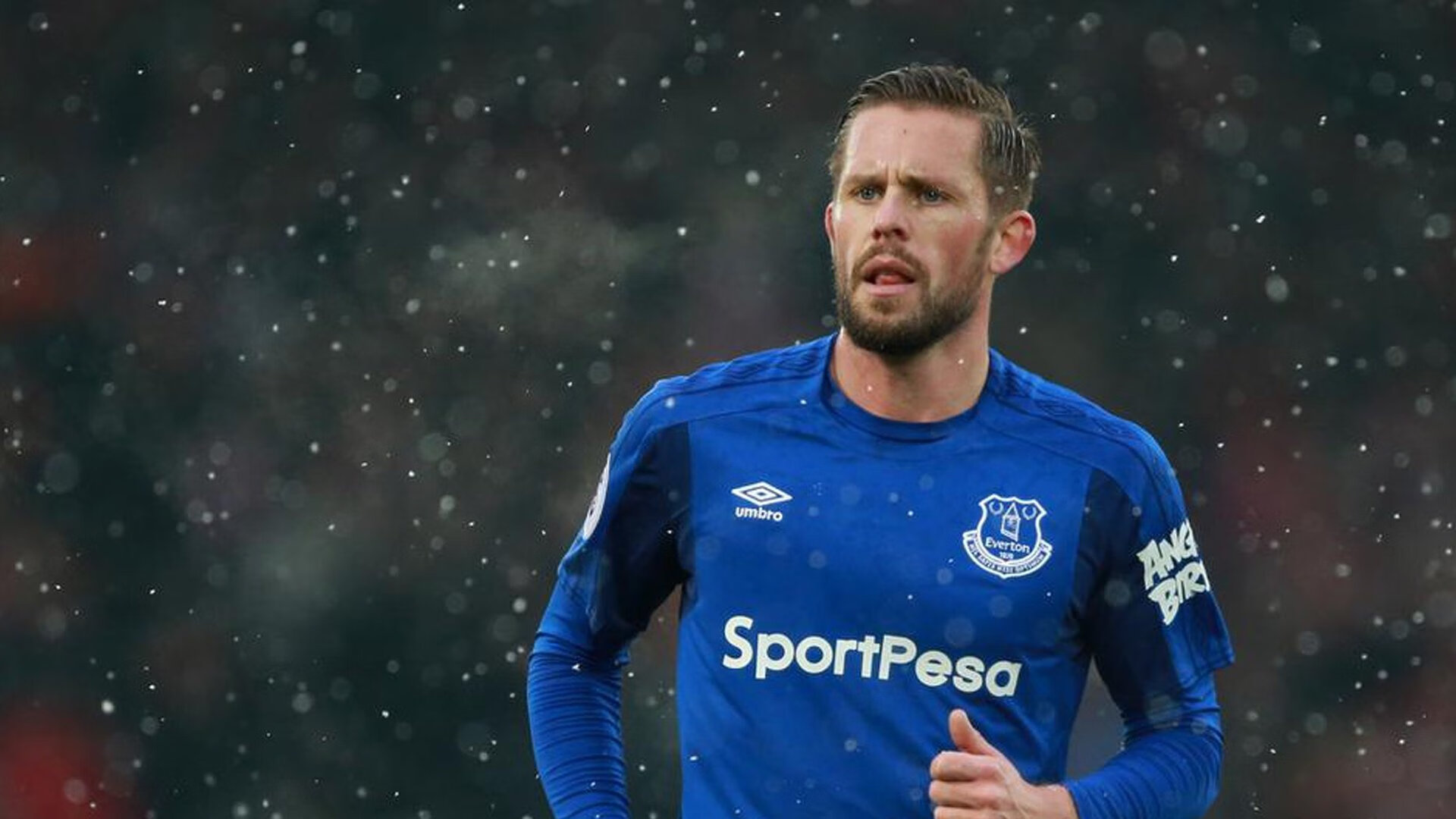 撕裂绿衫军!爱德华兹末节19分神迹,掘金客胜锁定联盟头名?